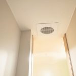 VMC dans salle bain avec ventilation en position optimale